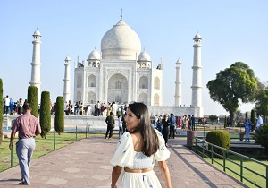 Taj Mahal Tour From Delhi by Luxury Car